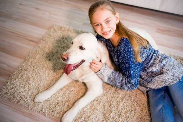 Girl with her dog — Stock Photo, Image