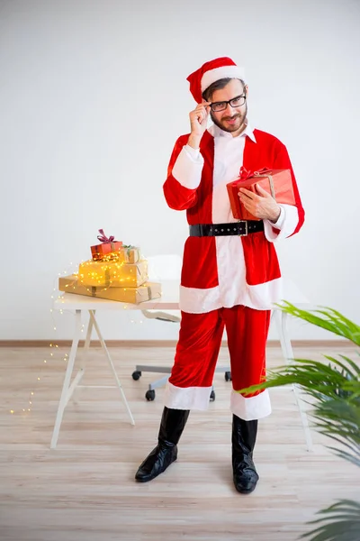 Modelo vestido de Papai Noel — Fotografia de Stock