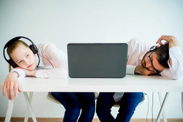 Trött kundtjänstagenter — Stockfoto