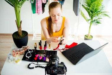 Kadın makyaj blogger