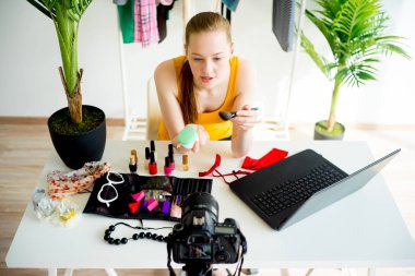 Kadın makyaj blogger