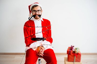Noel Baba bağlı