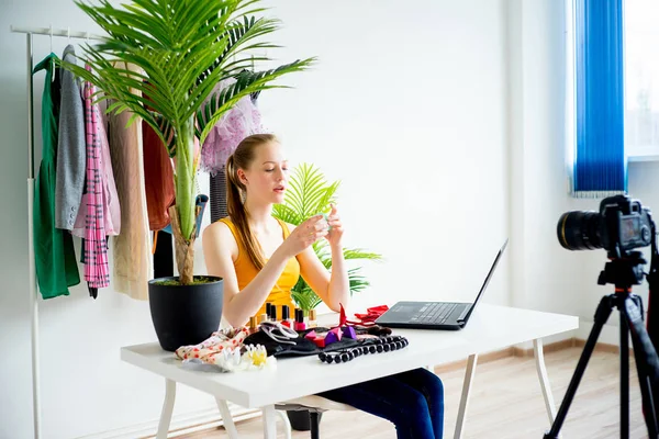 Kadın makyaj blogger