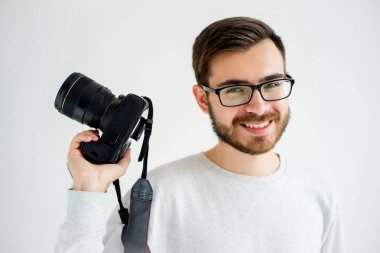 Dslr ile erkek fotoğrafçı
