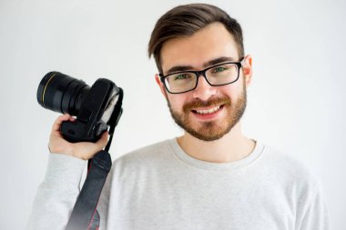 Dslr ile erkek fotoğrafçı