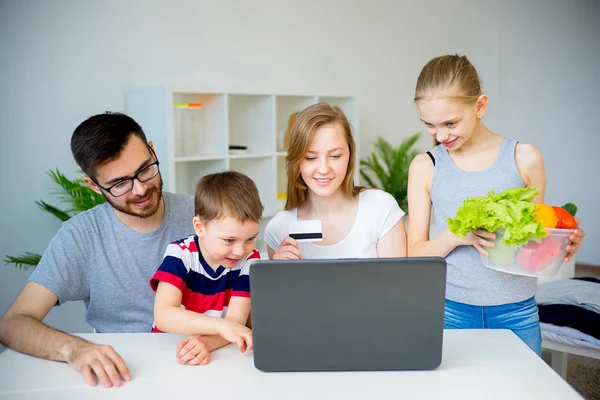 Family buying food online
