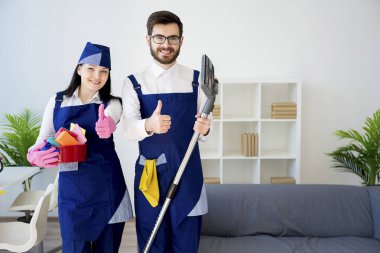 Temizlik servisi çalışanları