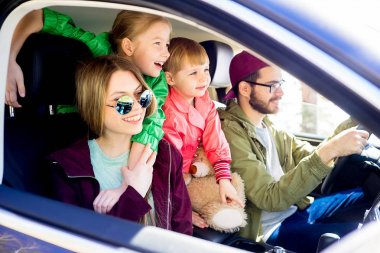 Aile bir geziye gidiyor