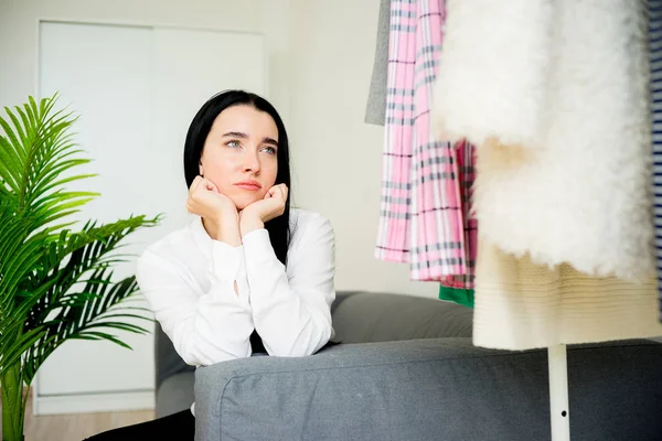 Kadın ne giyeceğime karar veremiyorum