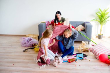 Romping iki kız kardeş