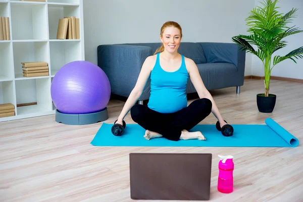 Physical exercises for a pregnant woman