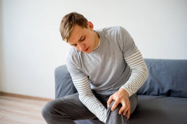 Adam bacağını burktum