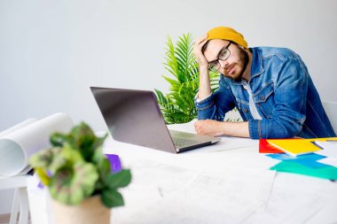 Mimar bir sürü iş vardır