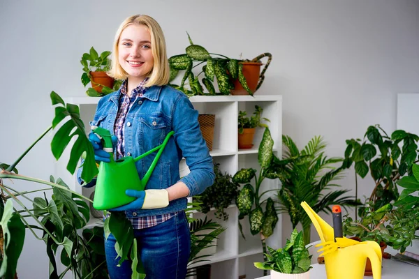 Sera içinde işte çiçekçi