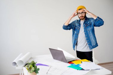 Bir projede çalışan mimar