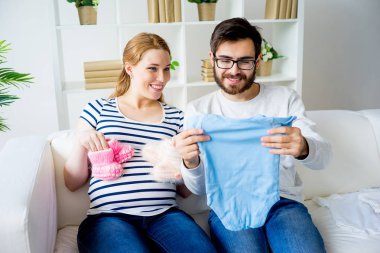 Çift giysiler seçmek