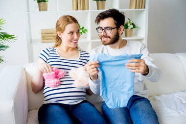 Çift giysiler seçmek