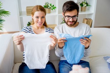 Çift giysiler seçmek