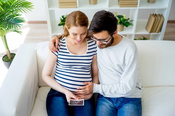 Çift sonogram holding