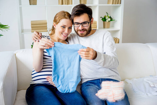 Пара выбора одежды
