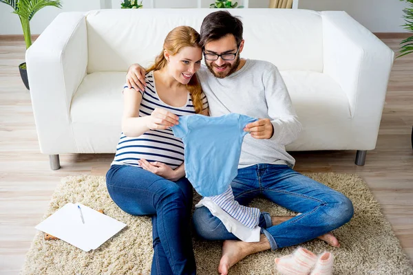 Çift giysiler seçmek