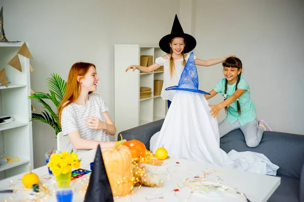 Baban bir hayalet kostümü