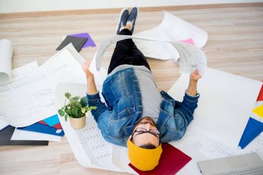 Evden çalışan serbest meslek mimar