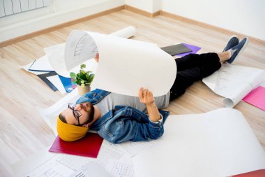 Evden çalışan serbest meslek mimar