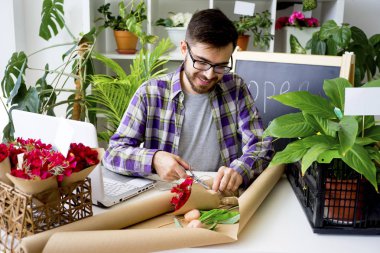 bir çiçekçi dükkanı