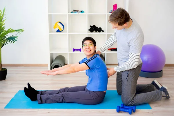 Üst düzey bir hasta yardım fizyoterapist