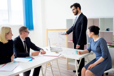 İş sunumu devam ediyor