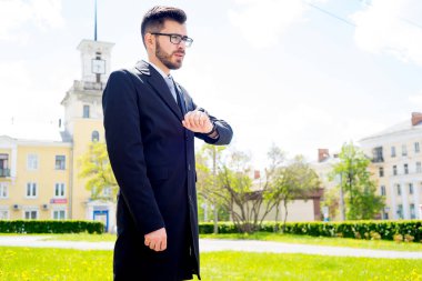 ofis dışında iş adamı