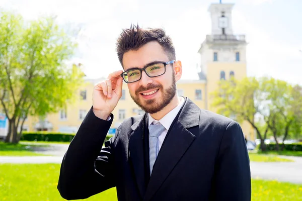 Bir sokakta başarılı iş adamı