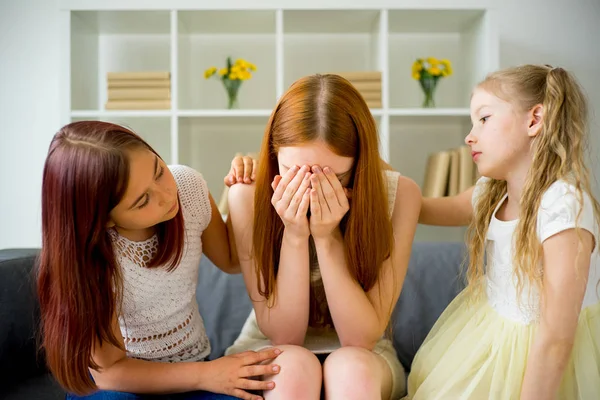 Annelerini teselli kızı