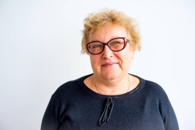 Kadın gösteren duygular