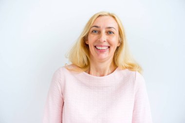 Kadın gösteren duygular