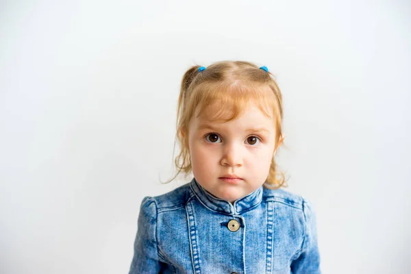 Chica mostrando emociones — Foto de Stock