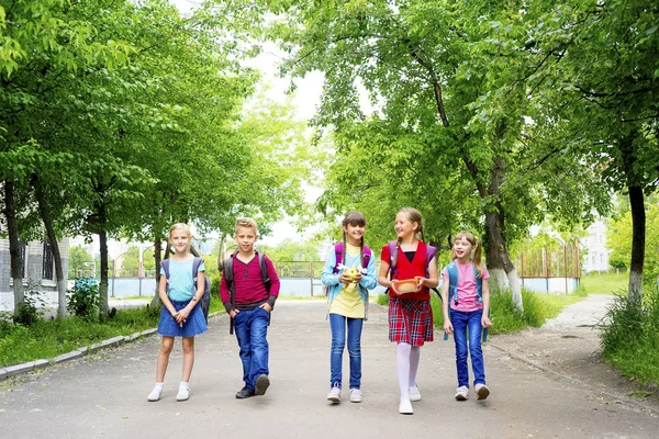 Barn i skolan — Stockfoto