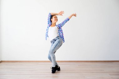 dans eden kız portresi