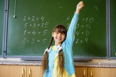 Kız bir ders üzerinde