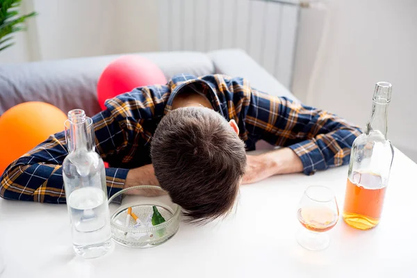 Alkol bağımlısı adam