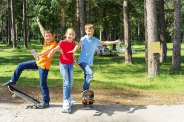 Etkin çocuklar kaykay
