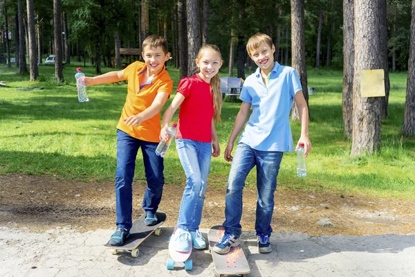 Etkin çocuklar kaykay