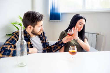 Çift birlikte içme