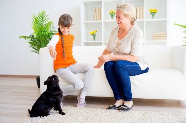 Büyükanne ve torunu