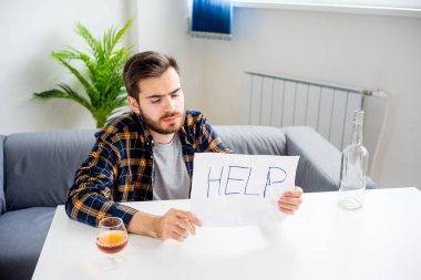 Alkol bağımlısı adam