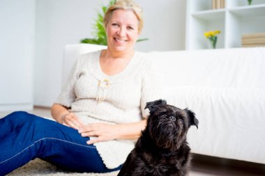 Büyükanne ile bir köpek