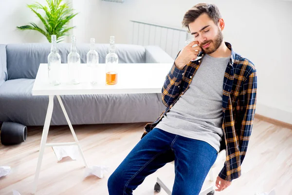 Alkol bağımlısı adam