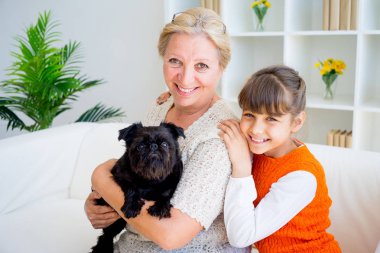 Büyükanne ve torunu