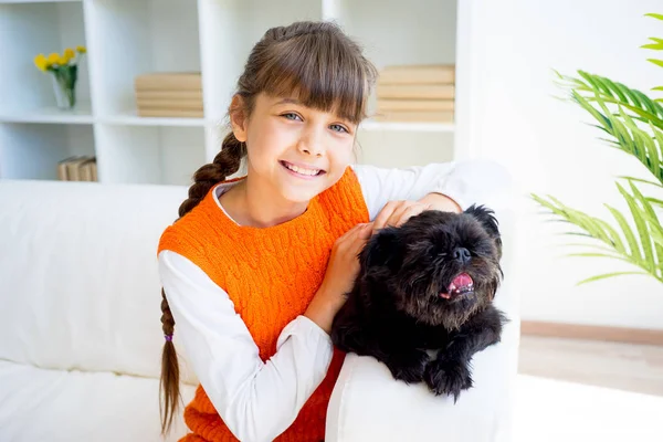 Torunu ile bir köpek